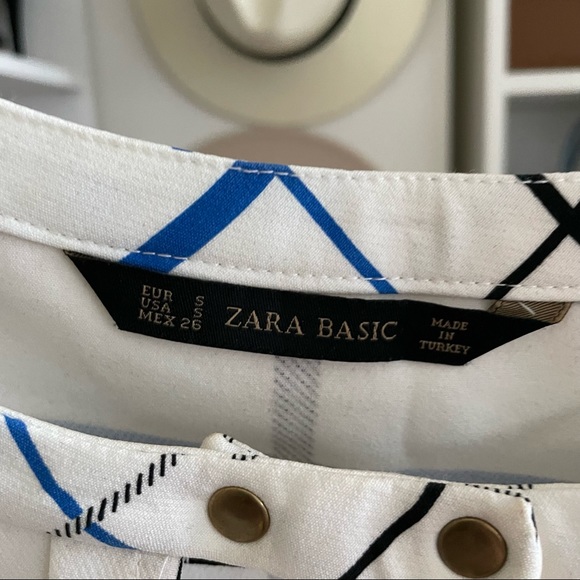 Sleeveless top - Picture 4 of 6